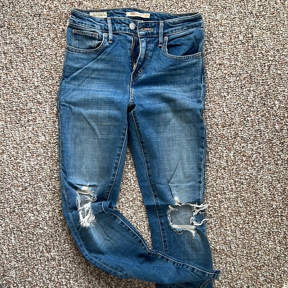 Levi’s 721 High Rise Distressed Skinny